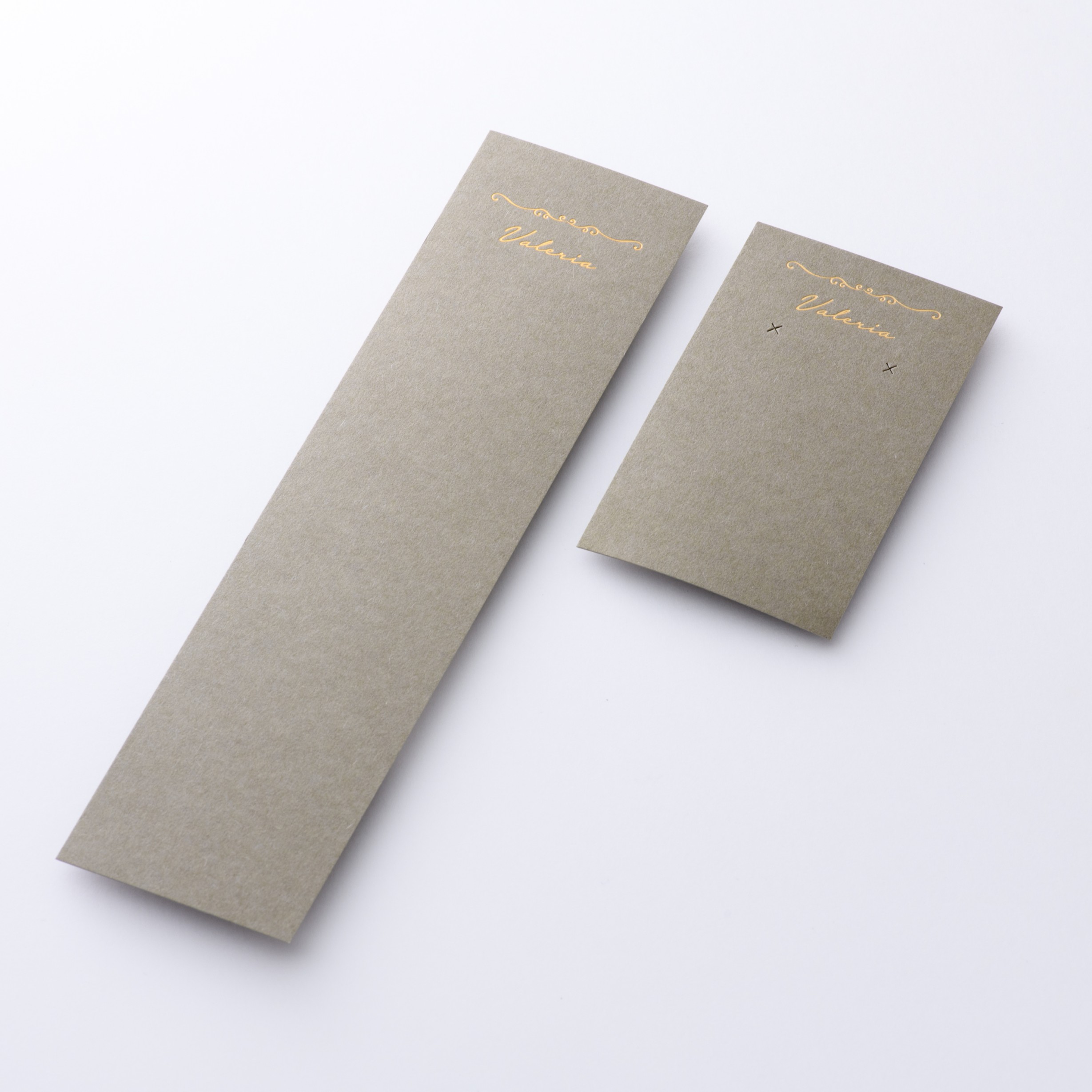 ネックレス台紙 しっかりと厚みのある紙で作成