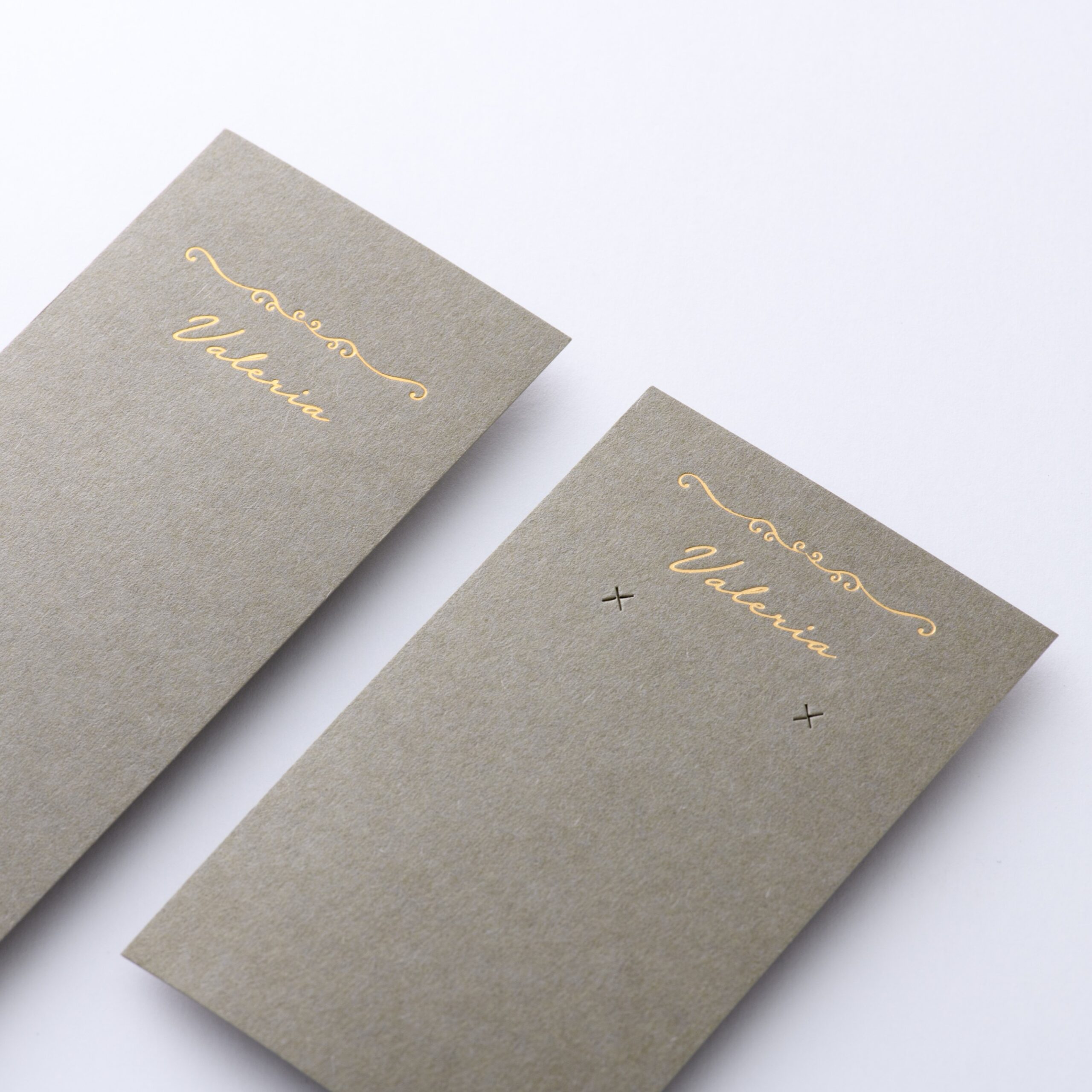 箔押しのアクセサリー台紙